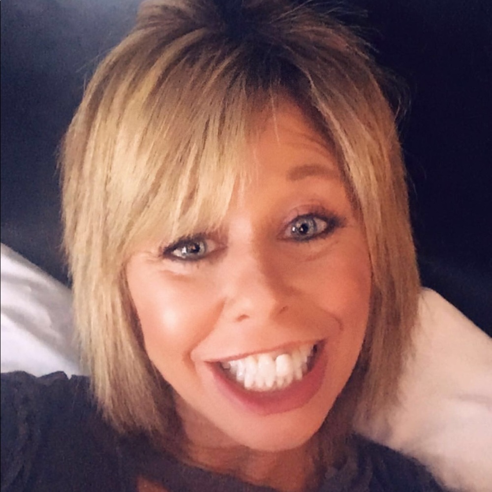 Meet your Posher, Laura